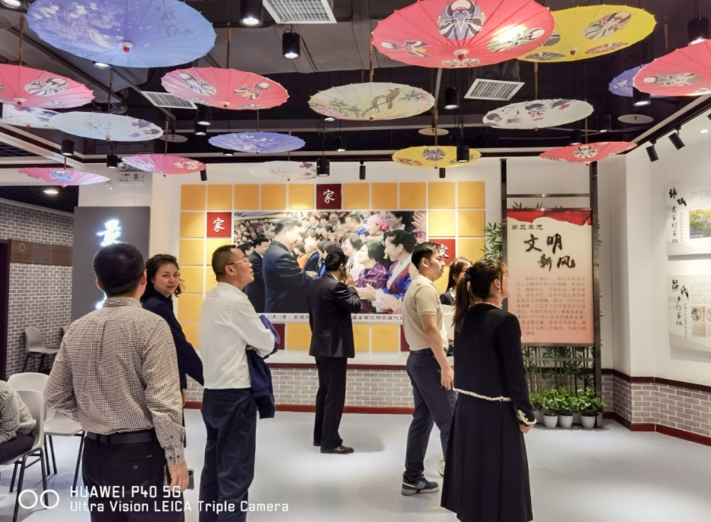 公司固定收益部黨支部、投行業(yè)務(wù)部黨支部、綜合事務(wù)部與金融（產(chǎn)業(yè)）基地保障黨支部開展聯(lián)合黨日活動